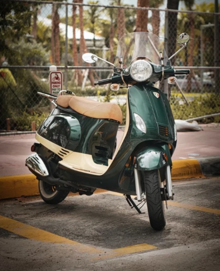 Особенности использования электрических мопедов: как они влияют на движение в городе