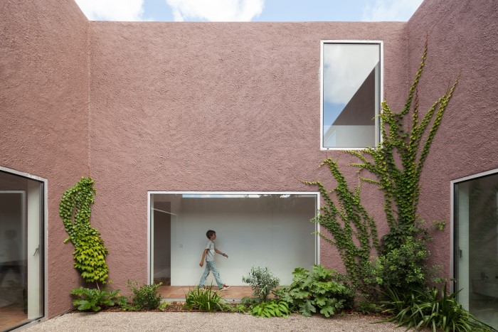 Що потрібно знати про декоративну штукатурку фасадів: її переваги