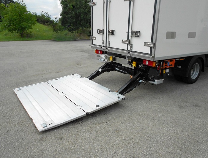 Установка гидробортов в Киеве: преимущества и условия сотрудничества