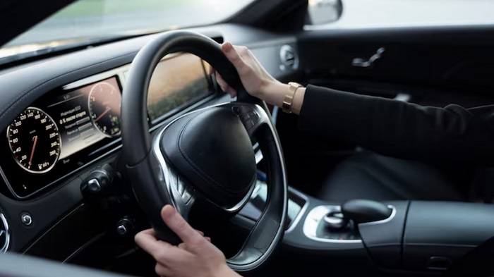 Перший виїзд за кермо: що варто знати учню до старту занять з водіння